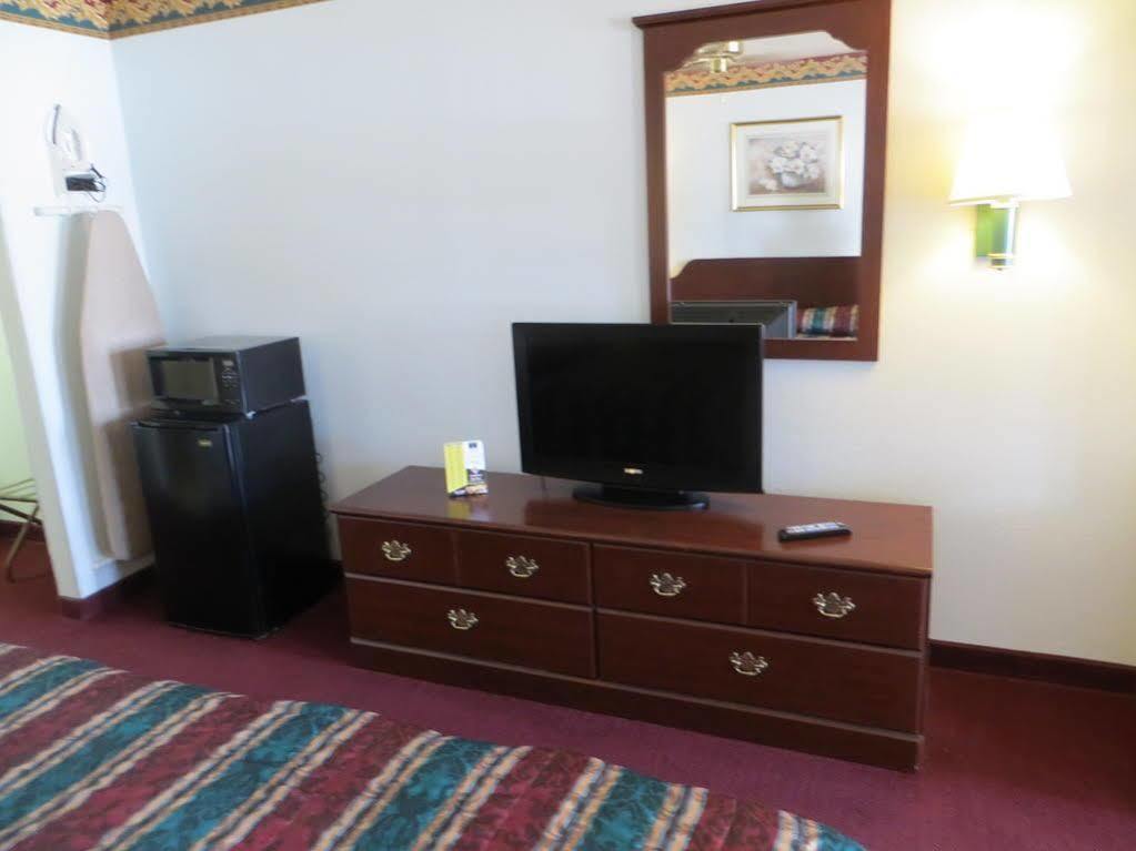Executive Inn & Suites West Columbia Kültér fotó